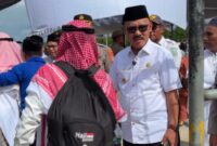 Bupati James Uang Saat Menjemput Jamaah Haji di Pelabuhan Jailolo
