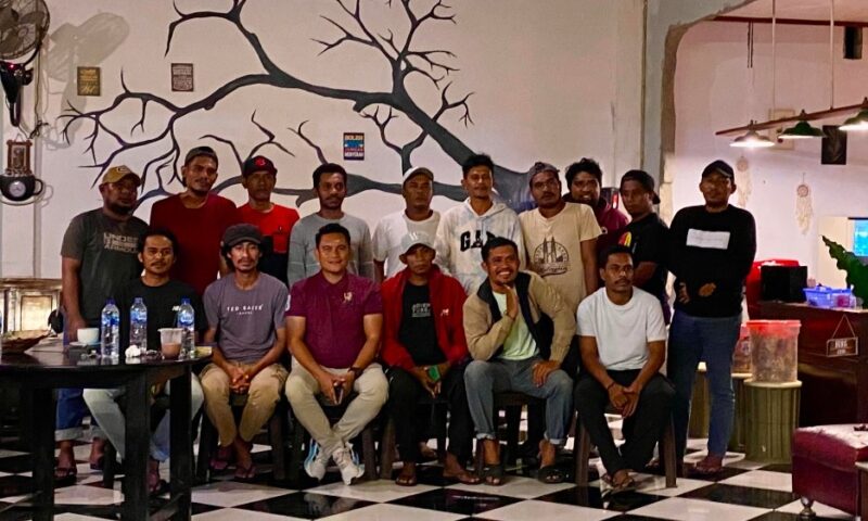 Pose Bersama Kasat Reskrim dan Wartawan Halmahera Barat 
