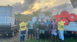 Pose Bersama Ketua Kelompok Tani dan Managemen NHM Usai Serahkan Bantuan