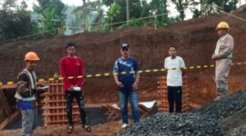 Bupati, James Uang Meninjau Pembangunan Tower BTS 4G di Kecamatan Tabaru