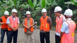 Pose Bersama Irjen Kemenkomdigi Bersama Sekda Usai Ujicoba Tower BTS USO