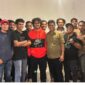 Pose Bersama Anggota DPD RI, Graal Taliawo Bersama Wartawan Halmahera Barat