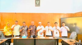 Pose Bersama Komisi I DPRD dan BPN Halbar Usai Rapat Kerja