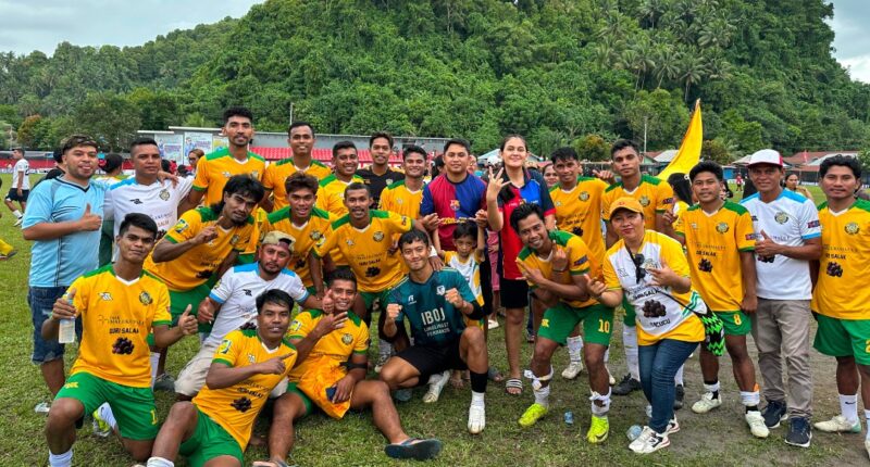 Pose Bersama Skuad Persito FC Asal Desa Tongute Goin