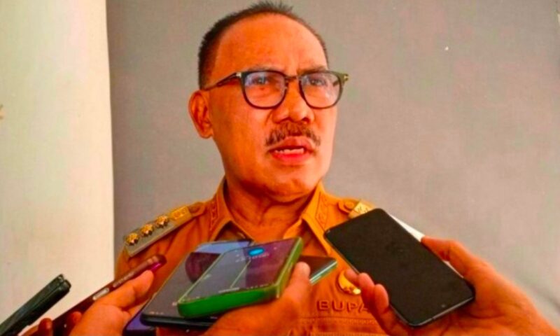 Bupati Halmahera Barat, Maluku Utara, James Uang, S.Pd,.MM