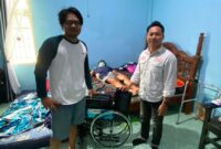 Bantuan Kursi Roda Oleh Haji Robert Yang Diserahkan Kepada Yusmin