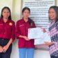Penyerahan Sertifikat Penghargaan Kepada Mahasiswa 