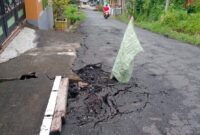 Salah Satu Titik Jalan Rusak Menuju Taman Love
