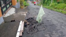 Salah Satu Titik Jalan Rusak Menuju Taman Love