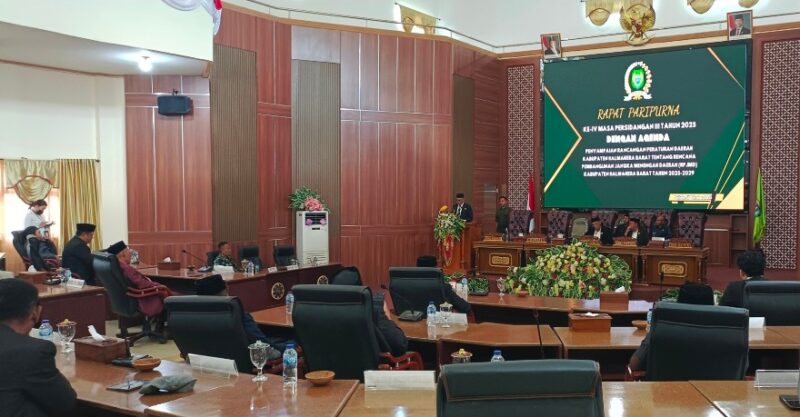 Paripurna Pandangan Umum Fraksi DPRD Halmahera Barat