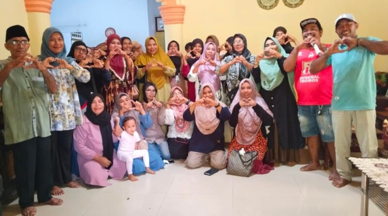 Pose Bersama Usai Rapat Keluarga Fagogoru Halmahera Barat