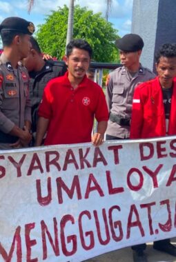 Massa IMM–GMNI–GPM dan Warga Umaloya Geruduk Kejari Sula: Tuntut Kejelasan Kematian Tahanan