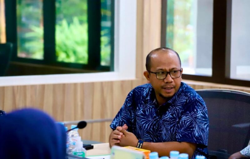 Direktur Teknis Perumda Ake Gaale Ternate, Maslan Deis