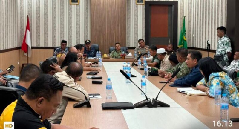 Rapat Penetapan Status Darurat Bencana di Halmahera Barat