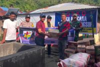 Ketua KNPI Halbar Menyerahkan Bantuan Untuk Korban Bencana