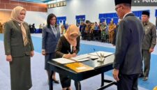 Wakil Bupati Halbar, Djufri Muhamad, Melantik Empat Pimpinan OPD