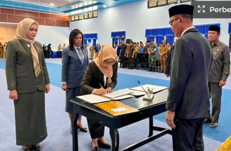 Wakil Bupati Halbar, Djufri Muhamad, Melantik Empat Pimpinan OPD