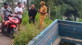 Lurah Moya Didampingi Warga Meninjau Bak Penampungan Air