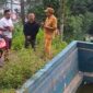 Lurah Moya Didampingi Warga Meninjau Bak Penampungan Air