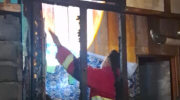 Rumah Yang Terbakar di Kelurahan Santiong