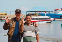 Madina Jouronga Bersama Anaknya, Yang Mengemudikan Kapal Akelamo Jaya