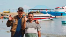 Madina Jouronga Bersama Anaknya, Yang Mengemudikan Kapal Akelamo Jaya