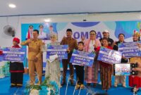 Pose Bersama Enam Peserta Peraih Juara Lomba Bertutur