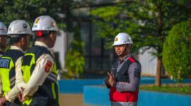 Frangi Cako, Security Supervisor Harita Nickel Sedang Berikan Instruksi