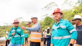 Masyarakat Desa Kawasi Saat Ikuti Jelajah Warisan Budaya di Kawasan Harita Nickel