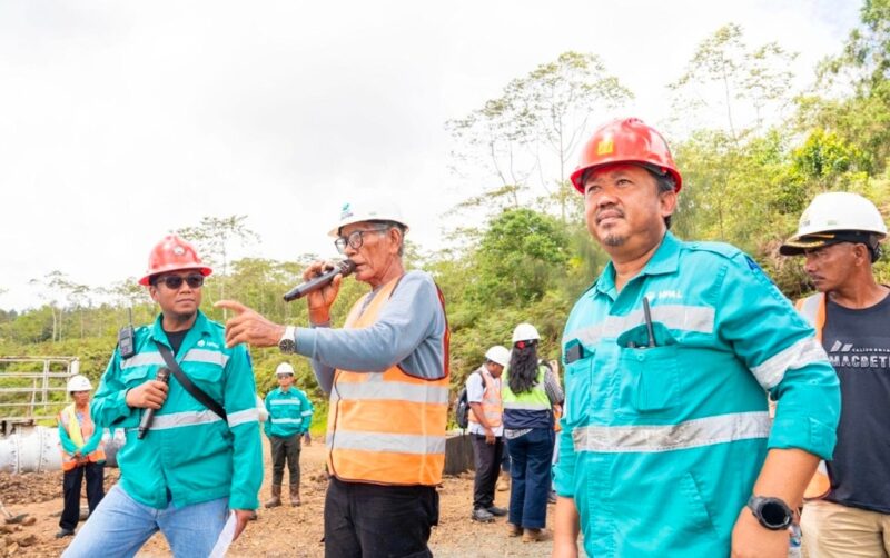 Masyarakat Desa Kawasi Saat Ikuti Jelajah Warisan Budaya di Kawasan Harita Nickel