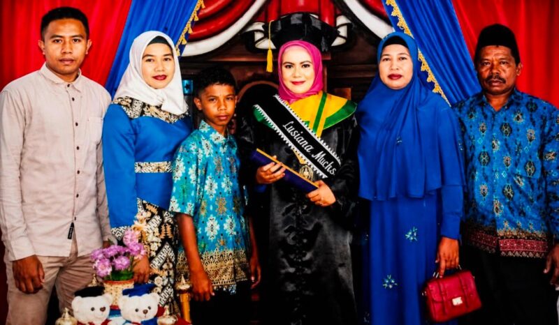 Pose Bersama Salman Muchsin (Ko Lao) dan Keluarga Kecilnya
