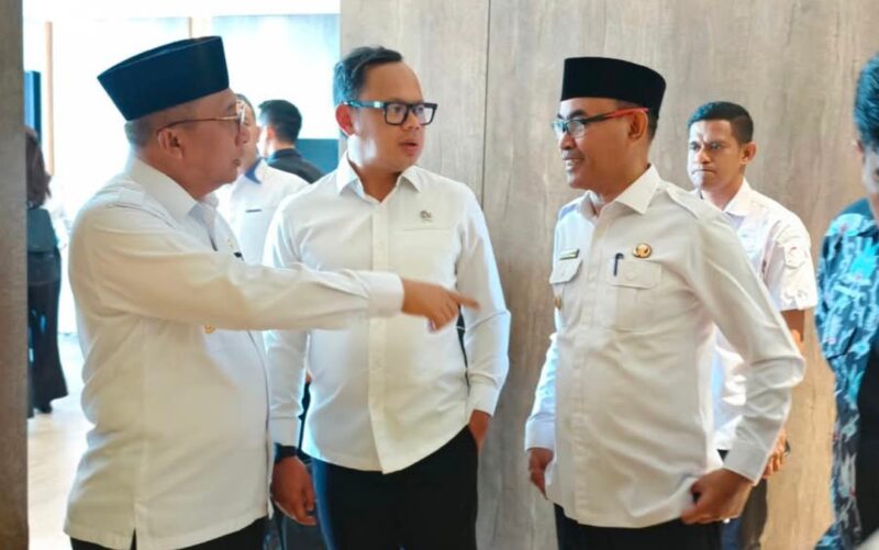 Wabup Halbar, Djufri Muhamad Berbincang Bersama Wamendagri