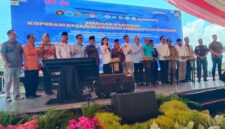 Pose Bersama Usai Pembukaan Seminar Nasional Koperasi Merah Putih
