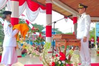 Wakil Bupati Djufri Muhamad Irup Penurunan Bendera Merah Putih