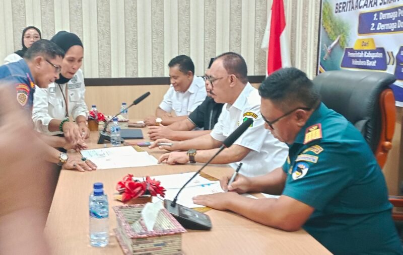 Penandatanganan Penyerahan Aset Oleh Pemkab Halbar Kepada KUPP Jailolo