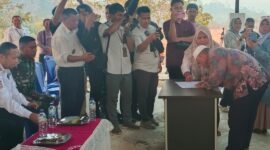 Penandatanganan Pernyataan Deklarasi Damai Domato- Sidangoli Dehe