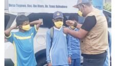 Pembagian Masker Kepada Siswa Yang Dilaksanakan BPBD Halmahera Barat
