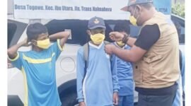 Pembagian Masker Kepada Siswa Yang Dilaksanakan BPBD Halmahera Barat